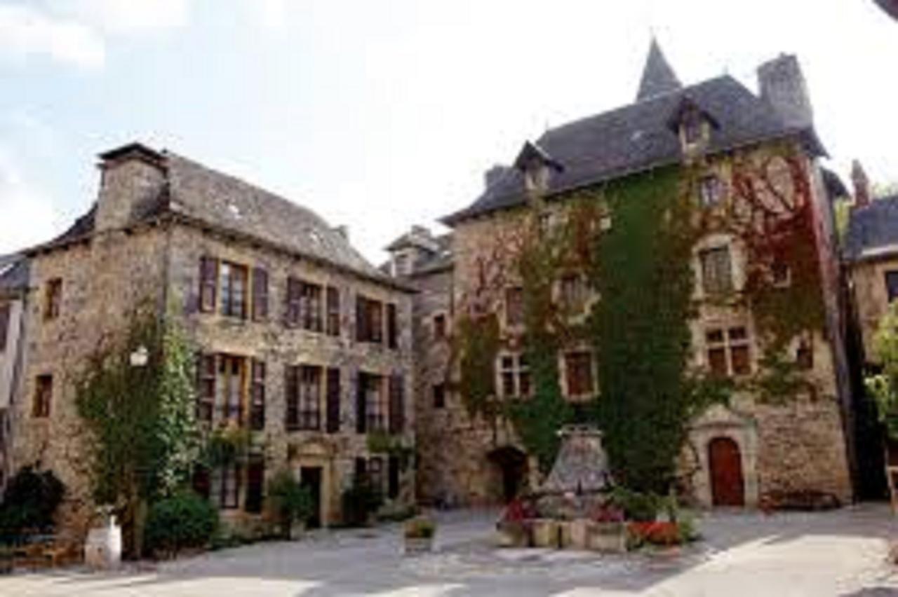 Hotel Bouloc Gabriac  Exteriér fotografie